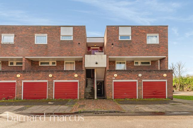 Thumbnail Flat for sale in Goldcliff Close, Morden