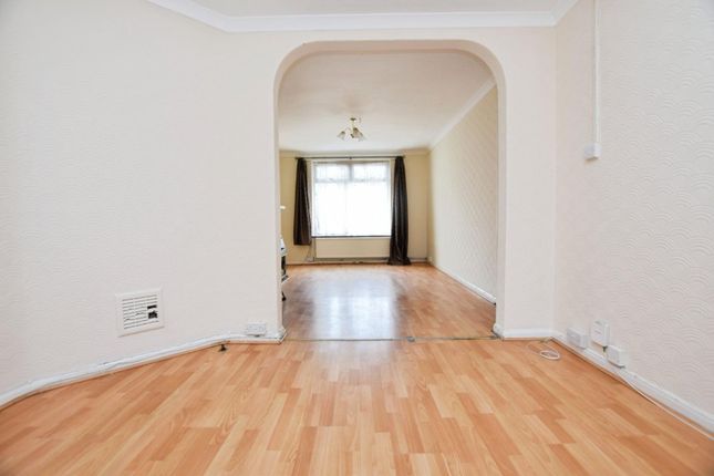 Pondfield Road, Dagenham photo 5