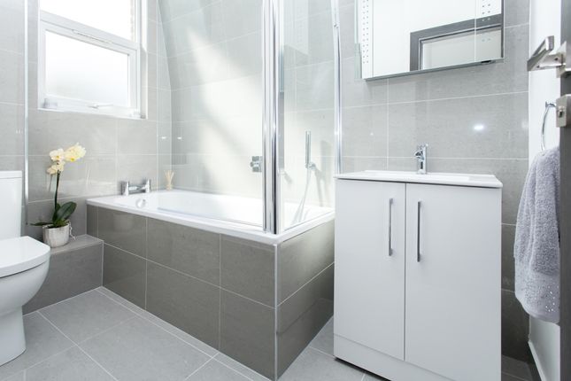 Flat 6, 40, Methuen Park, London photo 3