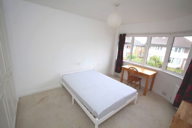 Room to rent in Cheyne Hill, Surbiton