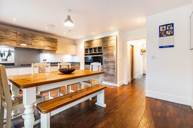 9 Thornfield Way, Nottingham photo 3