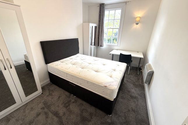 First Floor Flat, 31, Christchurch Road, Berkshire, UK photo 4