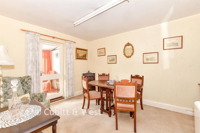 Clifton, Green Lane, Waterlooville photo 3
