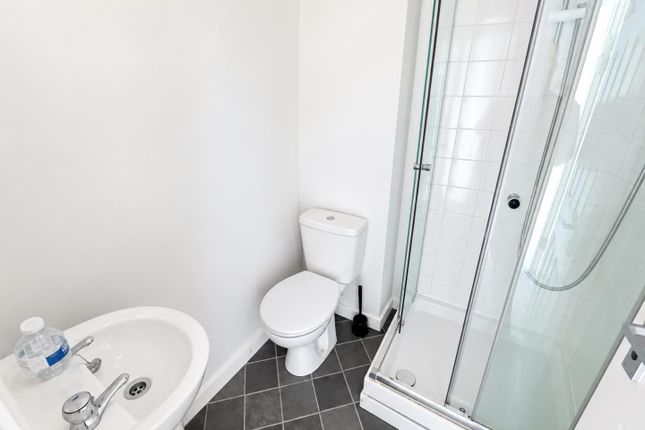 Flat 4 6, Westbourne Grove, Redcar photo 3