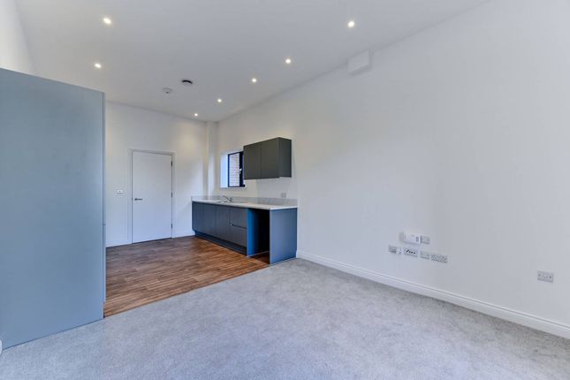 Flat for sale in The Grove, Streatham, London