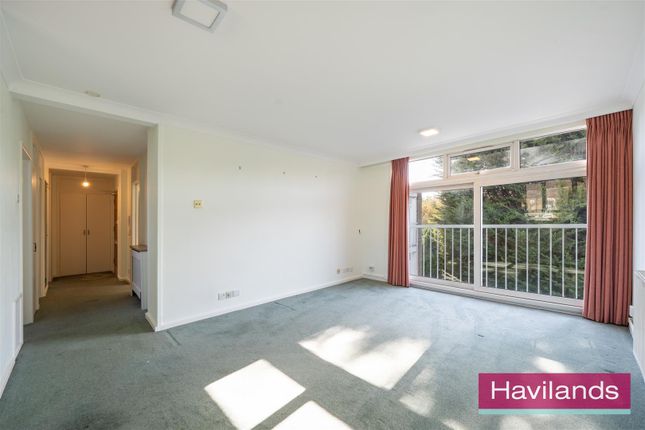 30, Merridene, Grange Park photo 4