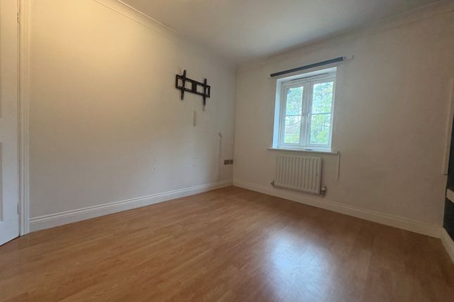 Flat 10, Euro Place, 44, Pound Road, Southampton photo 5