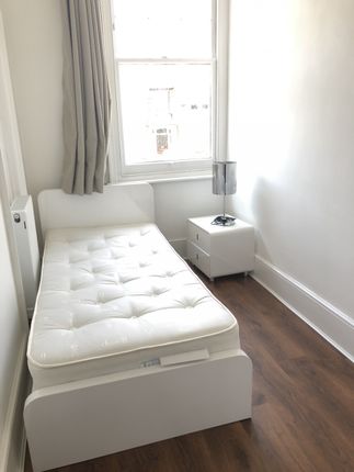 Room to rent in Marchwood Crescent, Ealing