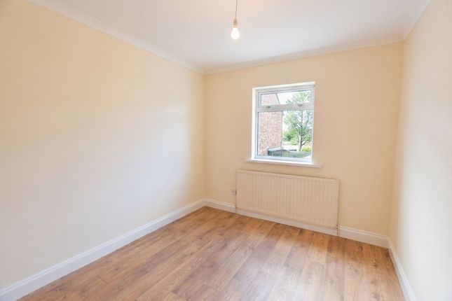 6 Fourth Street Watling Street Bungalows, Consett photo 5