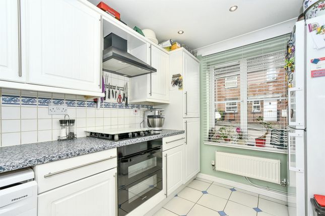 2, Sawyer Road, Swindon photo 4