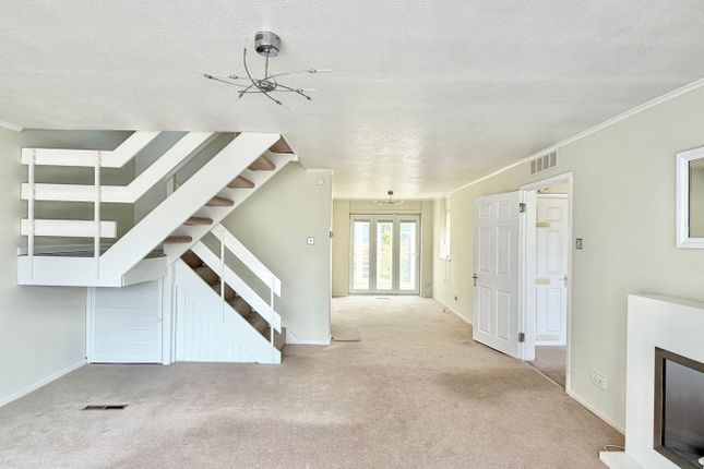 27, The Ridings, Bexhill-on-Sea photo 2