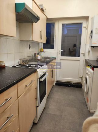 Room to rent in Pine Road, Cricklewood, London
