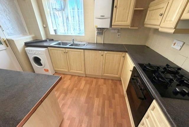 40, Wardell Close, Mill Hill photo 2