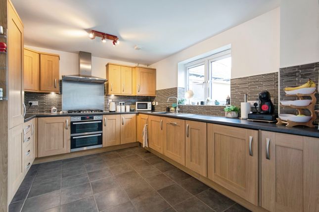 18, Walton Grove, Bedfordshire photo 4