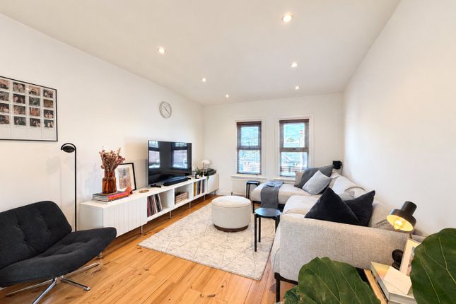 73c, Howson Road, London photo 2