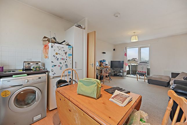 Flat for sale in Dixon Way, London
