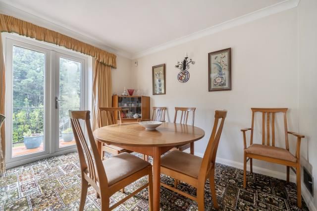 17, Andrews Way, Marlow photo 4