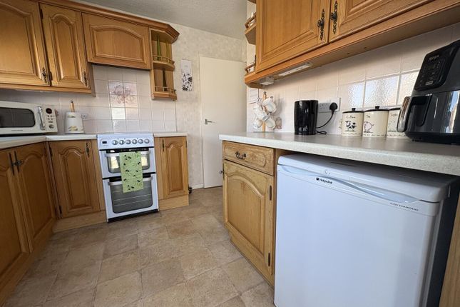 6, Oakley Close, Bridgwater photo 3