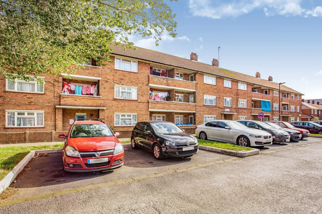 157, Hillary Road, Southall photo 2