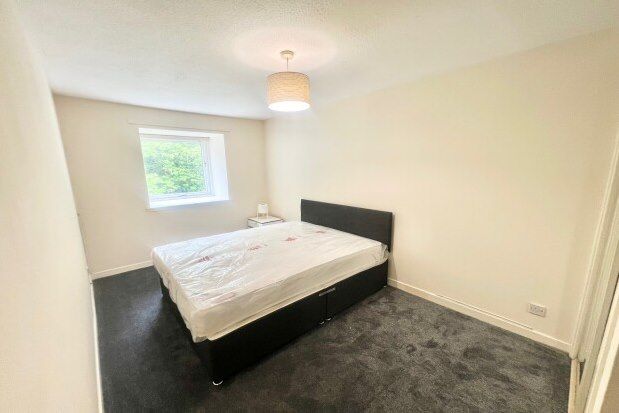 Flat to rent in 266 Camphill Avenue, Glasgow