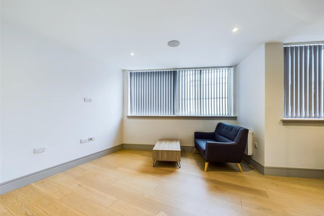 Studio to rent in Spring Villa Road, Edgware