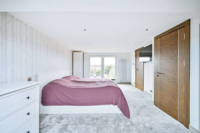 End terrace house to rent in Daybrook Road, Merton Park, London