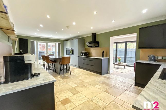12, Anderson Place, Newport photo 4