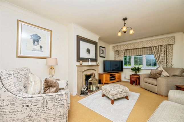 14, Rowborough Close, Warwickshire photo 2