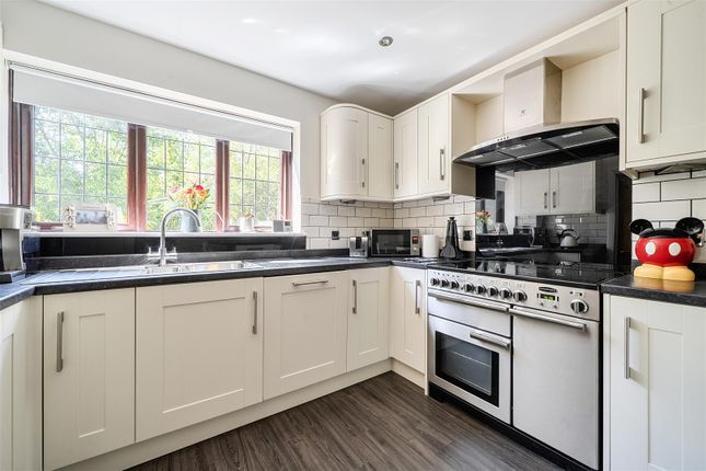 6, Windermere Close, Winnersh photo 4
