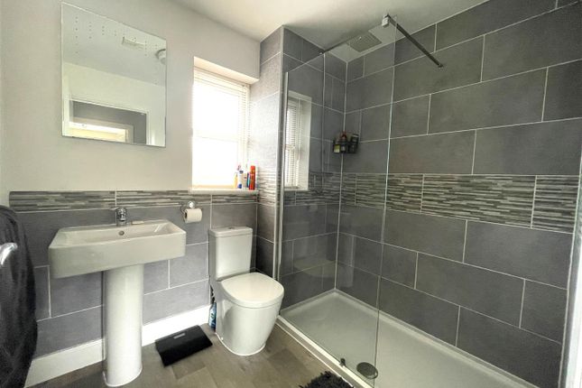 Bathroom.Jpg