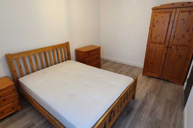 Thumbnail Flat to rent in City Road, Cardiff