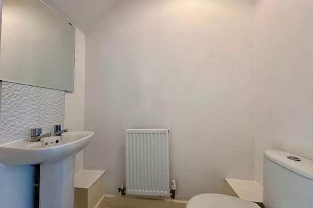 20, Fellowship Close, Dagenham photo 4