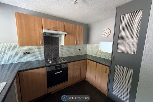 St Pauls Court, St Pauls Way Sandgate, Folkestone photo 3