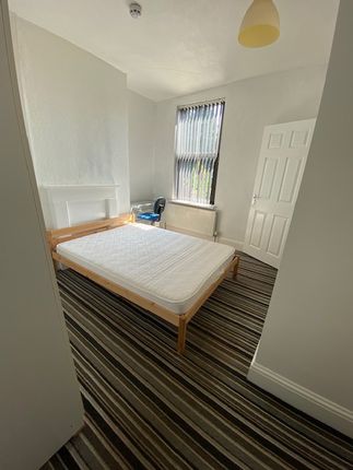 Shared accommodation to rent in Brook Street, Gloucester