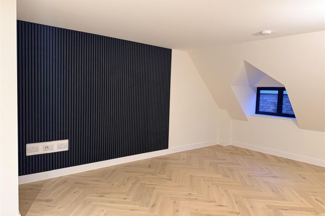 8, 24 Somerset Rd, London photo 3