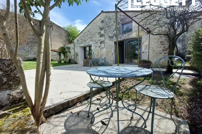 Thumbnail Villa for sale in Villebois-Lavalette, Charente, Nouvelle-Aquitaine
