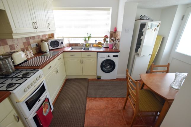 44, Hadley Gardens, Telford photo 2