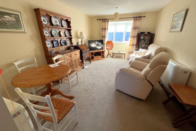 34, Grange Close North, Westbury on Trym photo 3