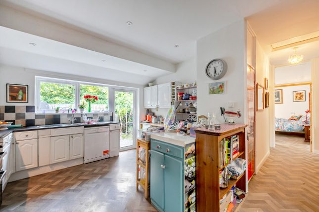 31, Langmans Way, Surrey photo 3