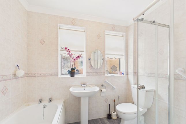 19 Towneley Fields, Rowlands Gill photo 3