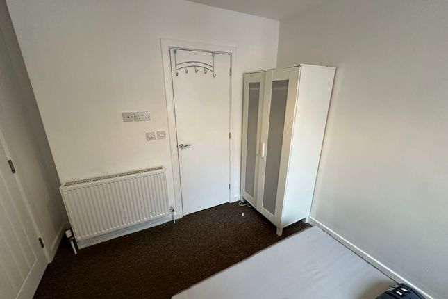 Room 1, 10, Alpine Street, Reading photo 3