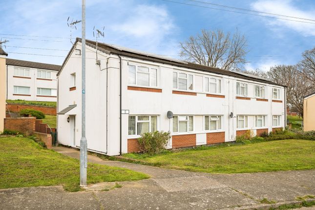 2-bed flat on 28, Derwent Crescent, Wrexham, £90,000