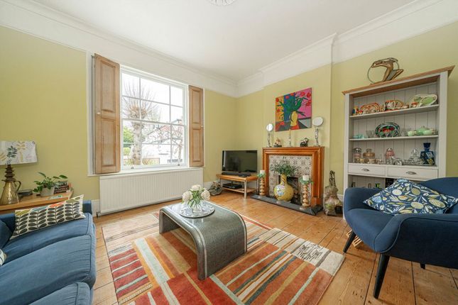 19, Popes Grove, Twickenham photo 2