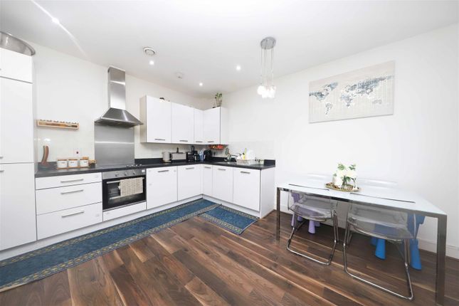 17 Hurricane House, Kenley Place, Uxbridge photo 2