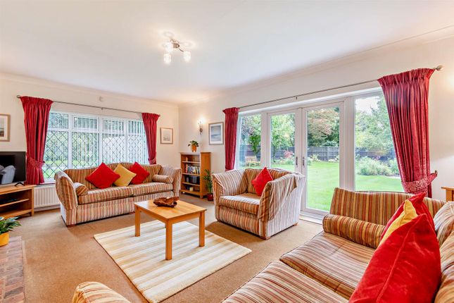 Caris Brooke, Lakelands, Maidstone photo 4