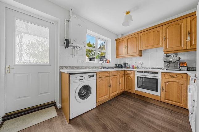 3, Riverview Gardens, Surrey photo 3