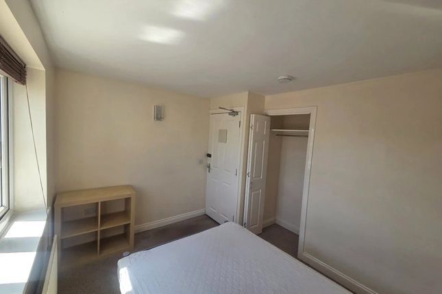 Room 4, 4, Millgrove Street, Wiltshire photo 3