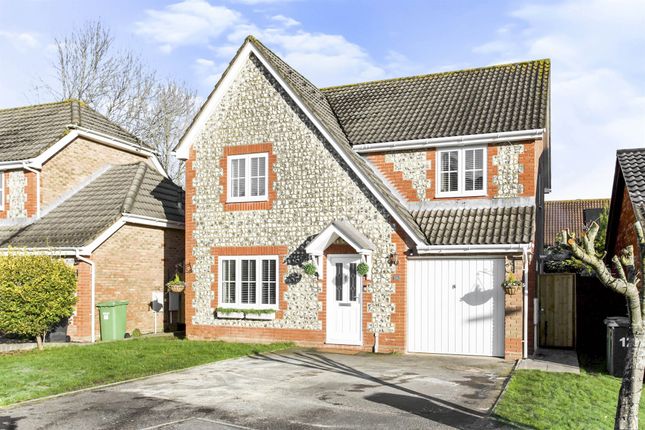 Thumbnail Detached house for sale in Stowe Close, Hedge End, Southampton