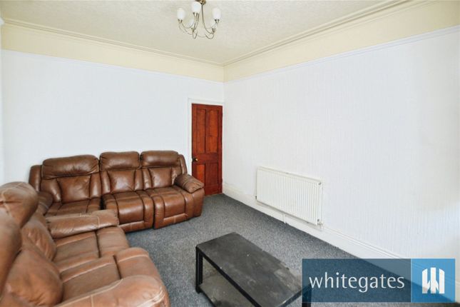 10, St. Lukes Crescent, West Yorkshire photo 5