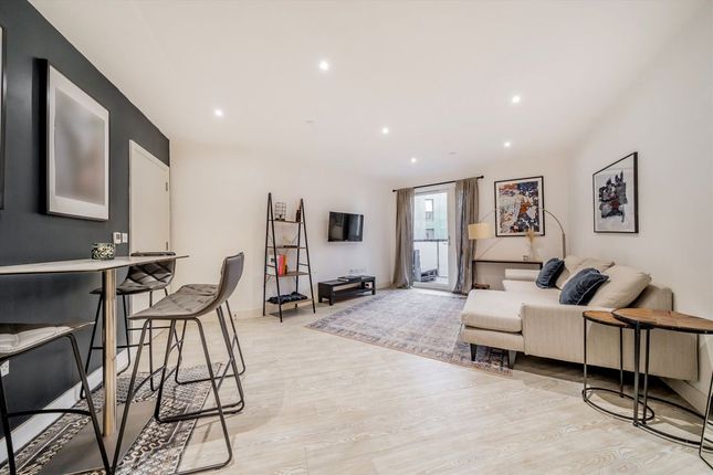 1-bed flat on Flat 11, Melody House, Beames Road, London, £325,000